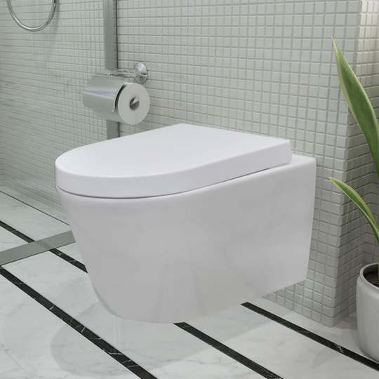 Vägghängd toalett av keramik WC badrum vit med dold cistern