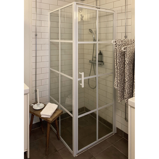 Duschhörna 80cm med vita profiler | 6mm säkerhetsglas